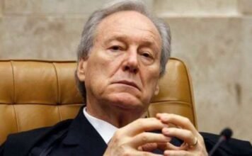 Lewandowski põe 100 anos de sigilo em seu próprio cartão de vacinas